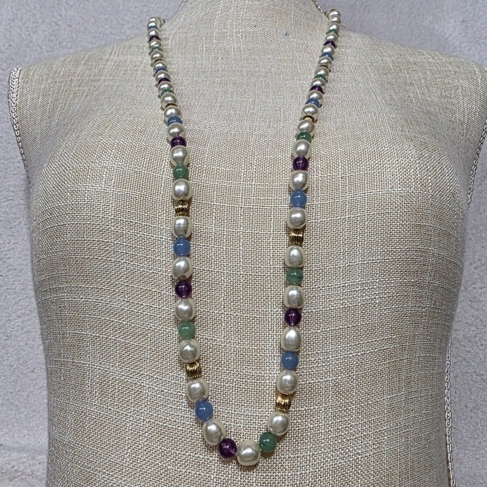 Faux Pearl Beaded Necklace Mixed Gemstone Accents Gold Tone Clasp Statement